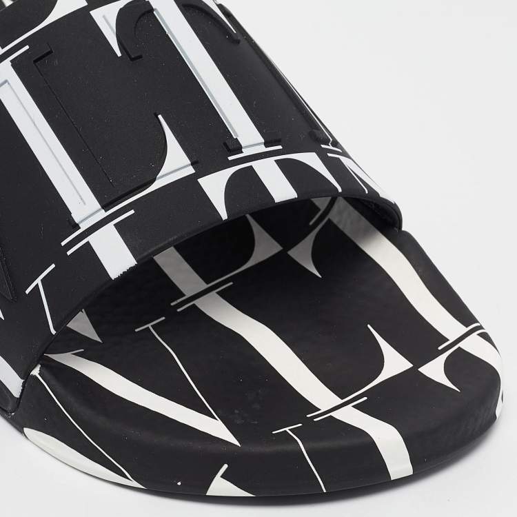 Pre Owned Valentino Black/White Rubber VLTN Pool Slides Size 42