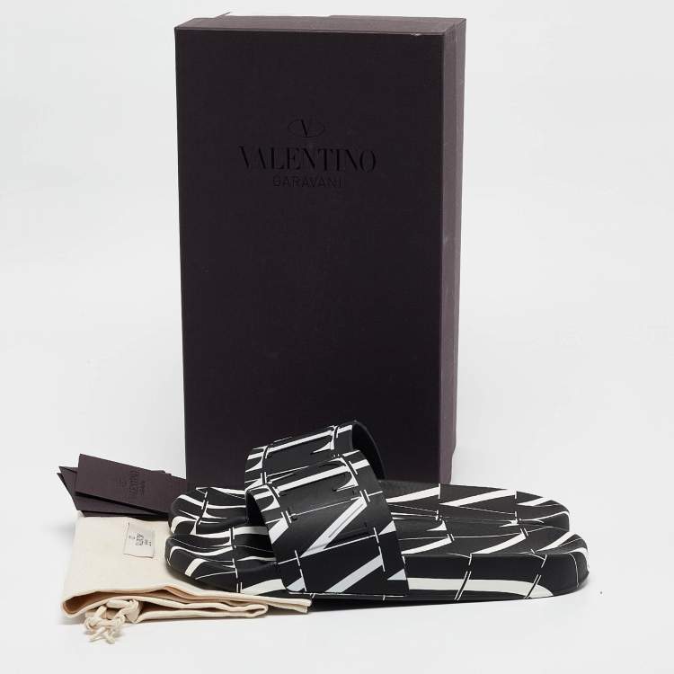 Pre Owned Valentino Black/White Rubber VLTN Pool Slides Size 42