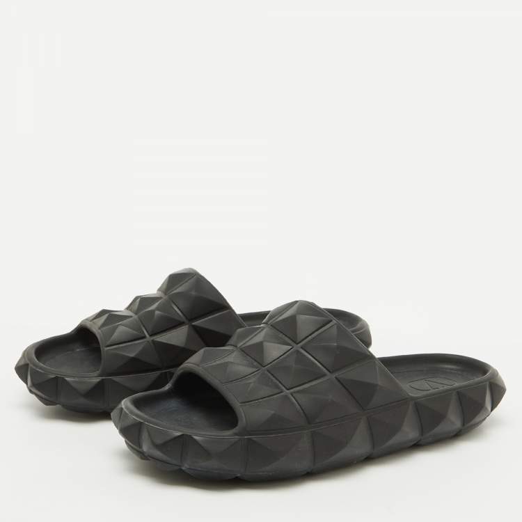 Pre Owned Valentino Black Rubber Roman Stud Slip On Flat Slippers Size 43