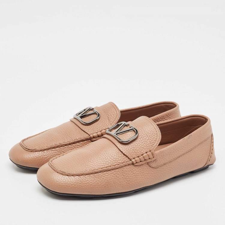 Pre Owned Valentino Beige Leather Escape V logo Loafers Size 42