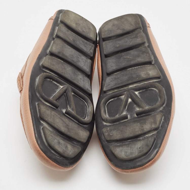 Pre Owned Valentino Beige Leather Escape V logo Loafers Size 42