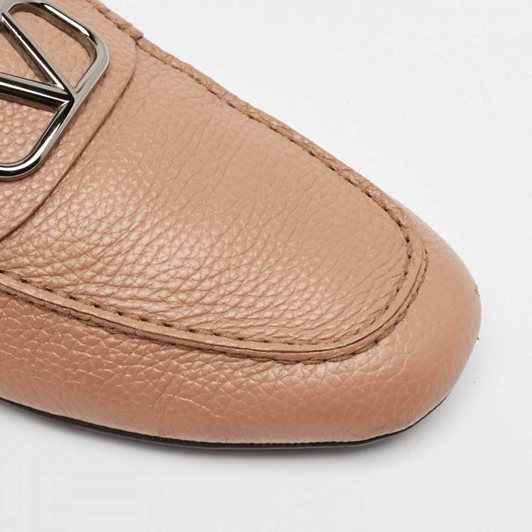 Pre Owned Valentino Beige Leather Escape V logo Loafers Size 42