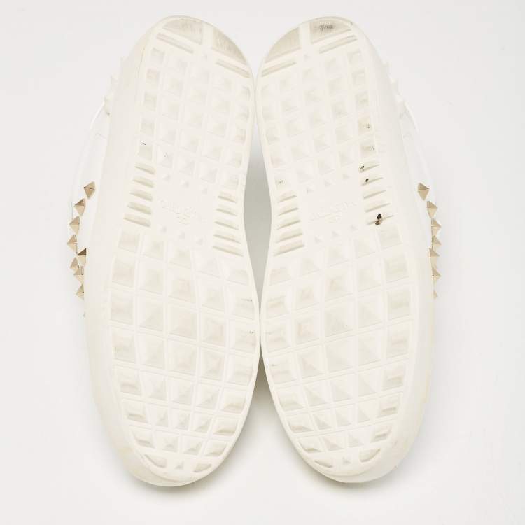 مملوكة مسبقًا Valentino White Leather Rockstud Low Top Sneakers Size 40