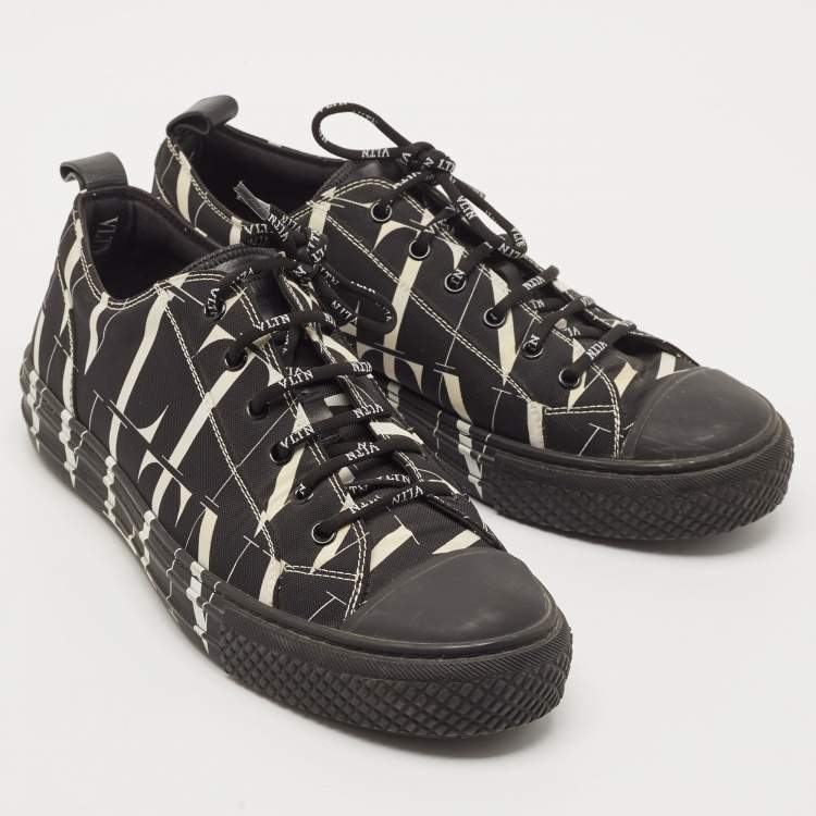 Pre Owned Valentino Black/White Canvas VLTN TIMES Giggies Lace Up Sneakers Size 42