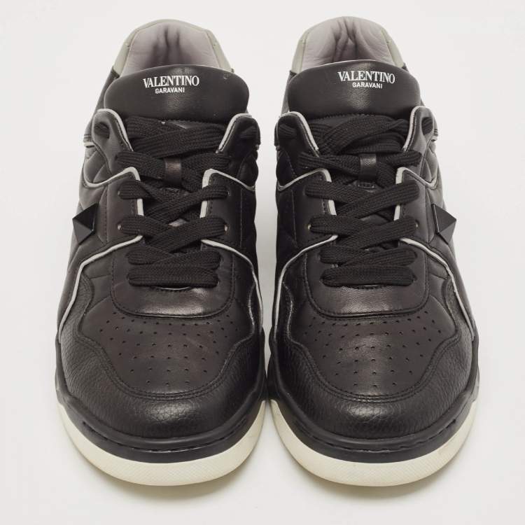 Pre Owned Valentino Black Leather One Stud Low Top Sneakers Size 43.5