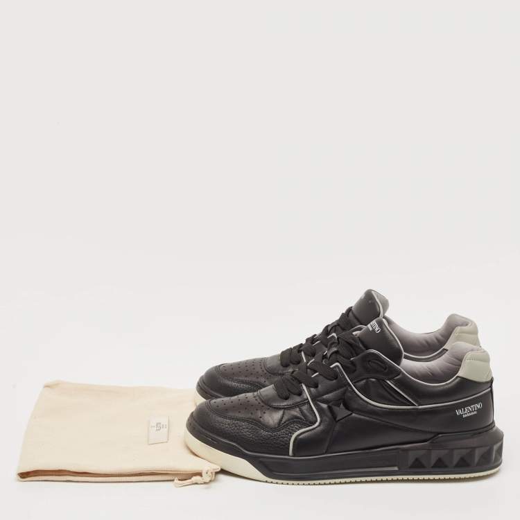 Pre Owned Valentino Black Leather One Stud Low Top Sneakers Size 43.5