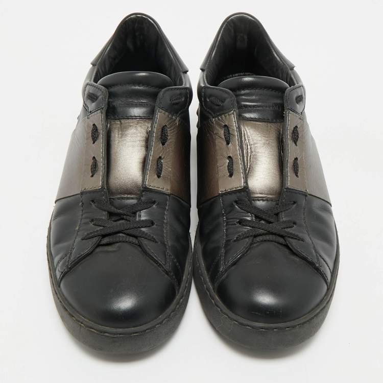 Pre Owned Valentino Black/Metallic Leather Rockstud Lace Low Top Sneakers Size 41