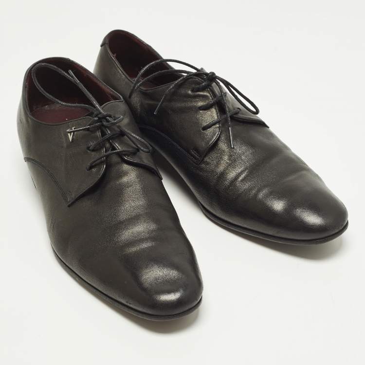 مملوكة مسبقًا Valentino Size 41.5 Black Leather Derby