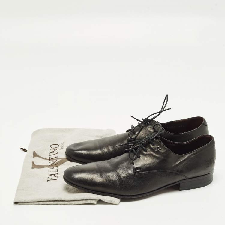 مملوكة مسبقًا Valentino Size 41.5 Black Leather Derby
