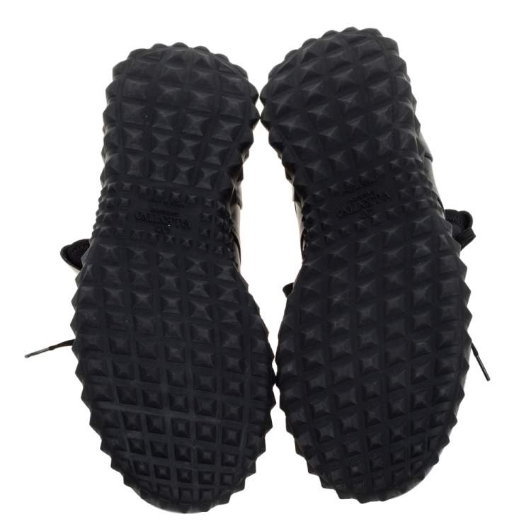 مملوكة مسبقًا Valentino Black Leather and Satin Bodytech with Stud Low Top Sneakers Size 43