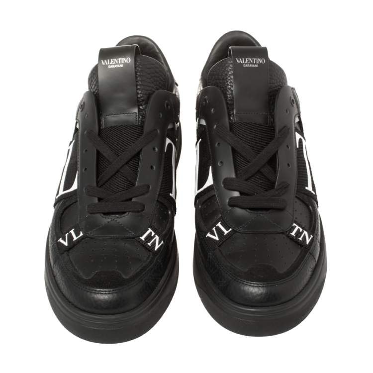 مملوكة مسبقًا Valentino Black/White Leather And Nylon Fabric VLTN Low Top Sneakers Size 43