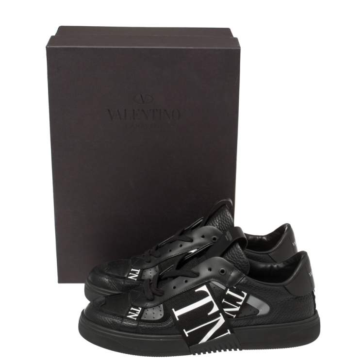 مملوكة مسبقًا Valentino Black/White Leather And Nylon Fabric VLTN Low Top Sneakers Size 43