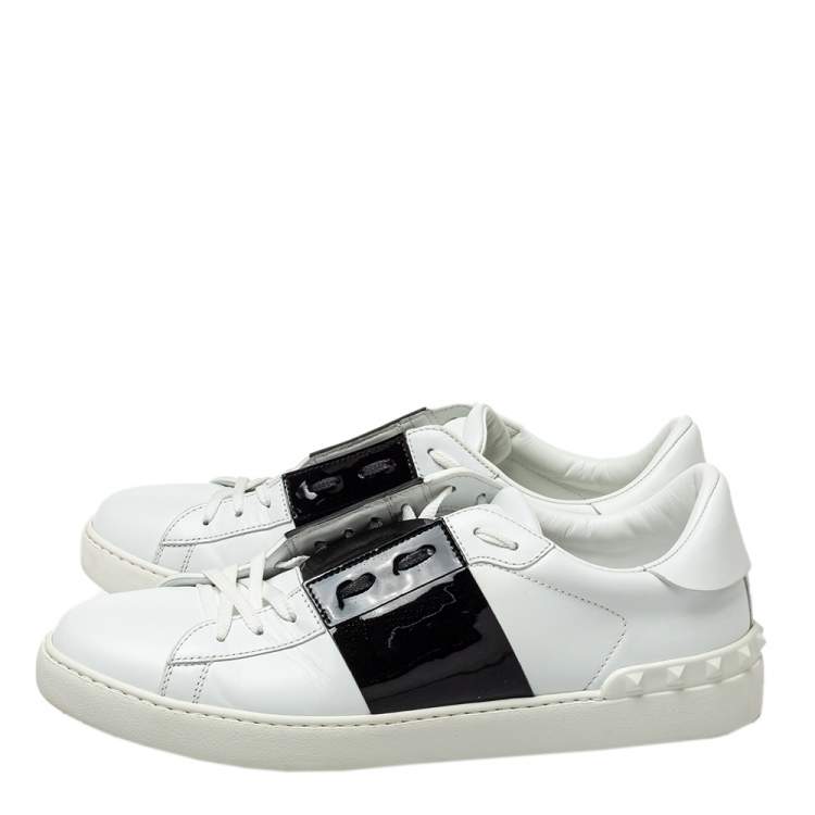 Pre Owned Valentino White/Black Leather Rockstud Low Top Sneakers Size 45