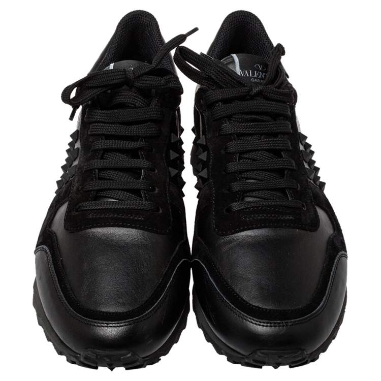 مملوكة مسبقًا Valentino Black Leather And Suede Rockstud Low Top Sneakers Size 43