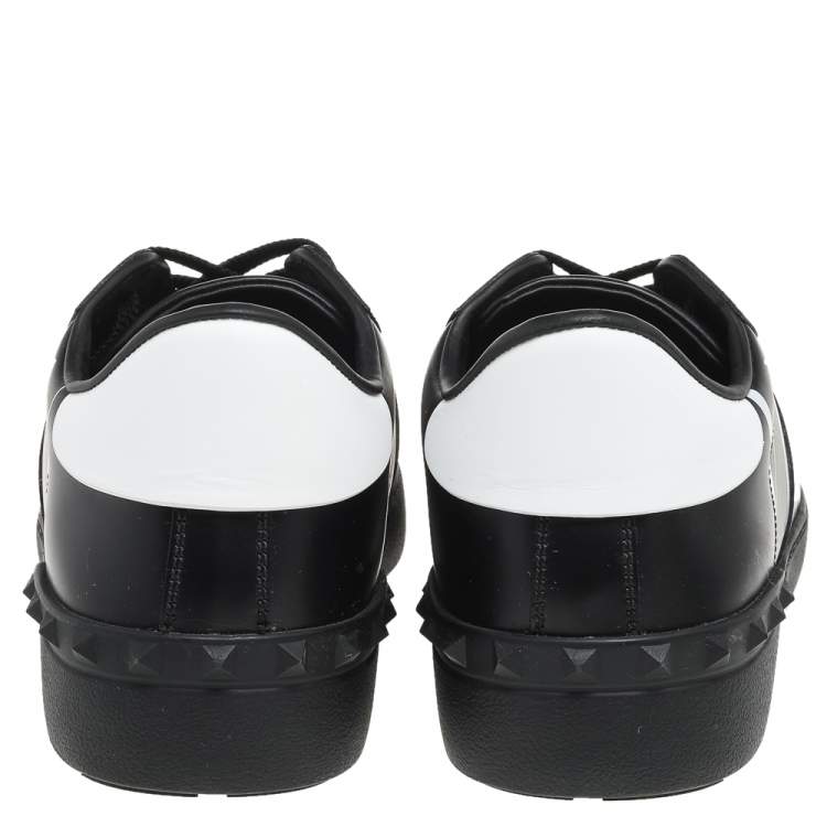 مملوكة مسبقًا Valentino Black Leather VLTN Low Top Sneakers Size 42.5