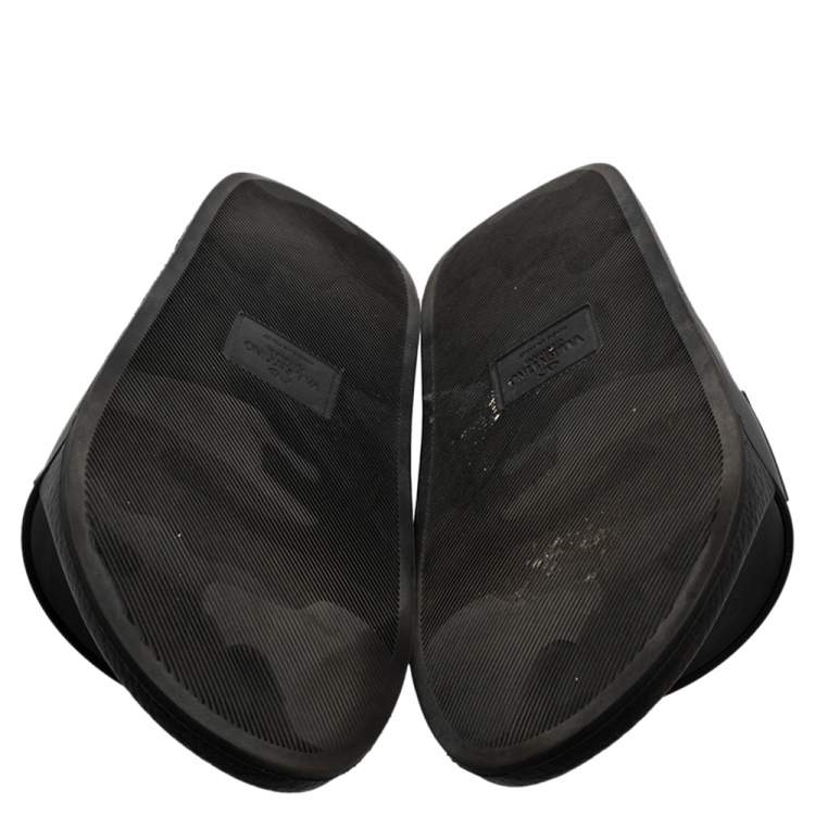 Pre Owned Valentino Black Rubber VLTN Pool Slide Flat Size 42