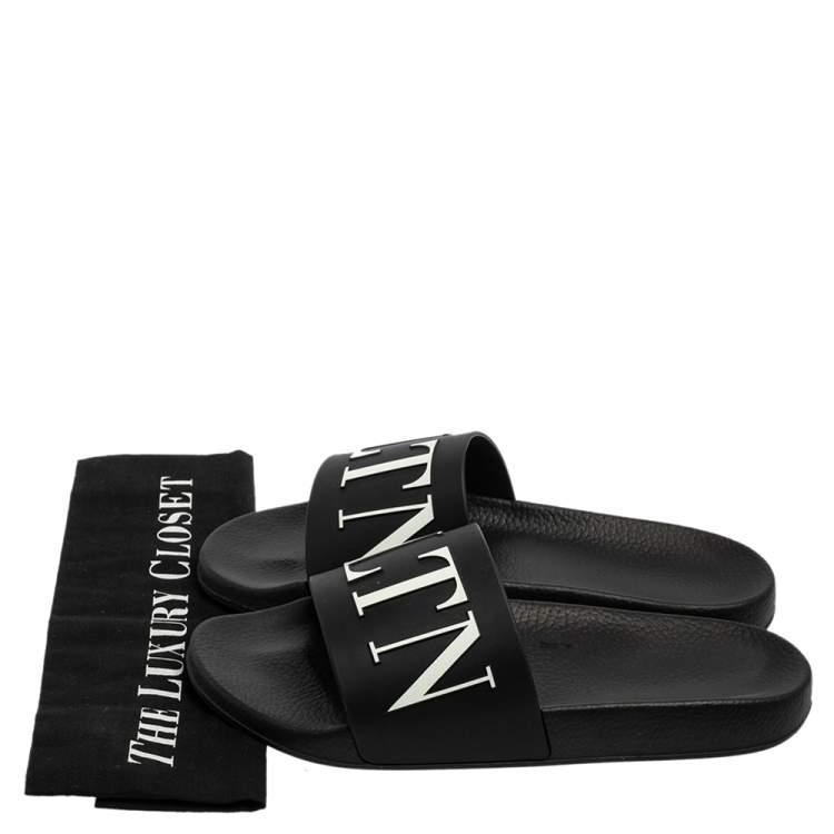 Pre Owned Valentino Black Rubber VLTN Pool Slide Flat Size 42