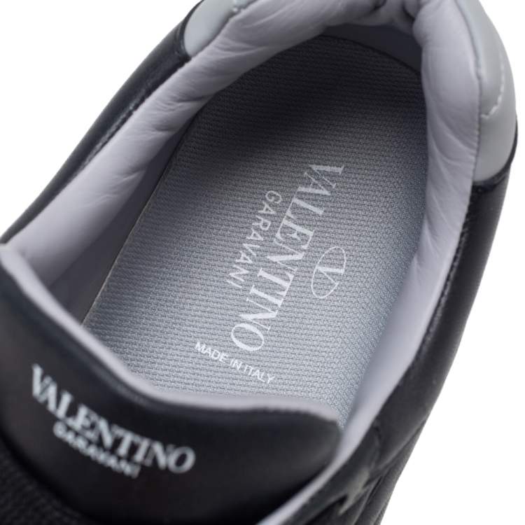 مملوكة مسبقًا Valentino Black Leather One Stud Low-Top Sneakers Size 42