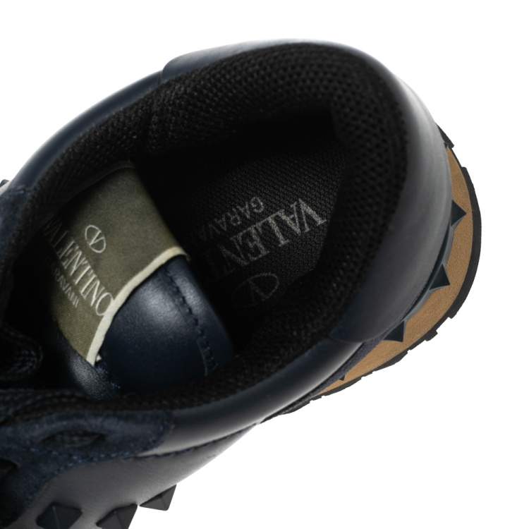 مملوكة مسبقًا Valentino Navy Blue Leather And  Mesh Rockrunner Low-Top Sneakers Size 41