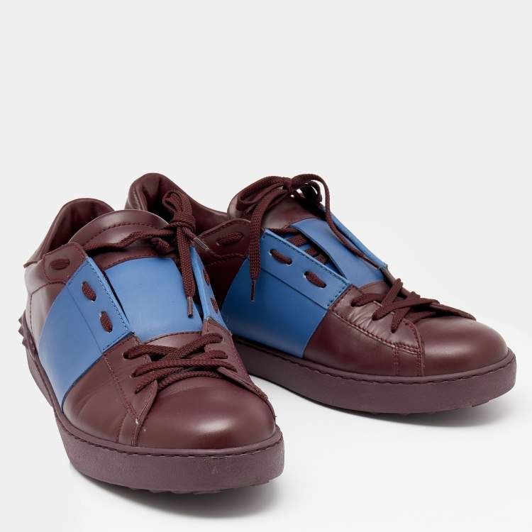 مملوكة مسبقًا Valentino Burgundy/Blue Leather Rockstud Low Top Sneakers Size 44