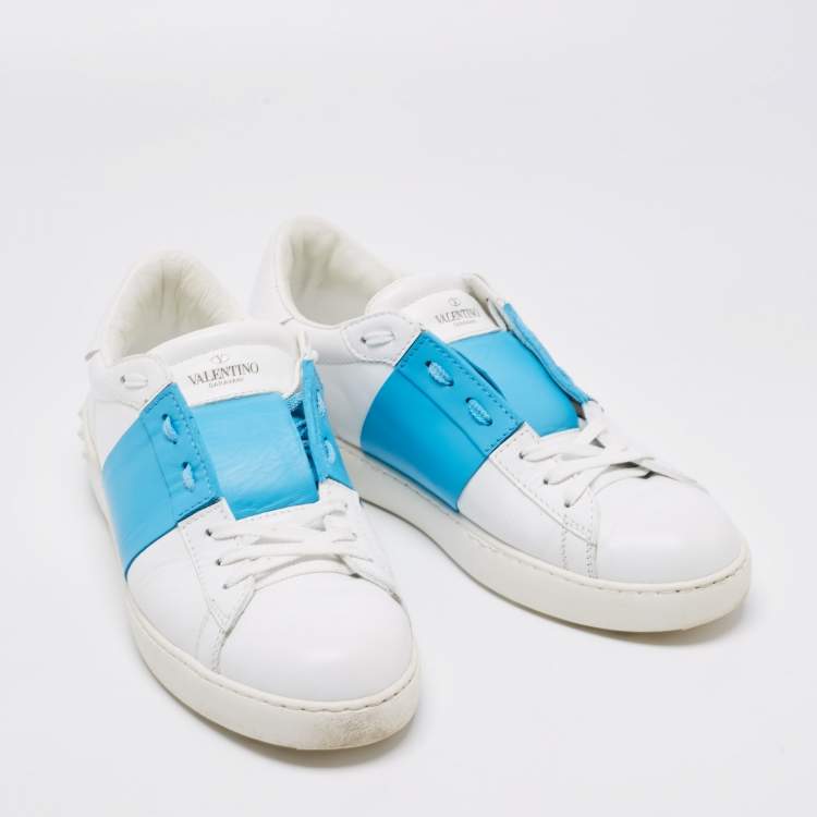 Pre Owned Valentino White/Blue Leather Rockstud Low Top Sneakers Size 42