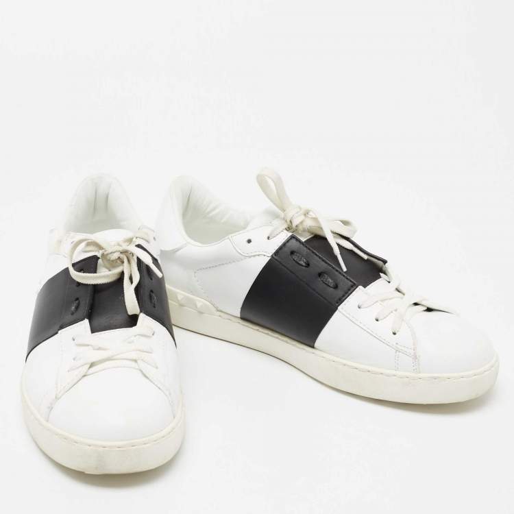 Pre Owned Valentino White/Black Leather Rockstuds Lace Up  Sneakers Size 43