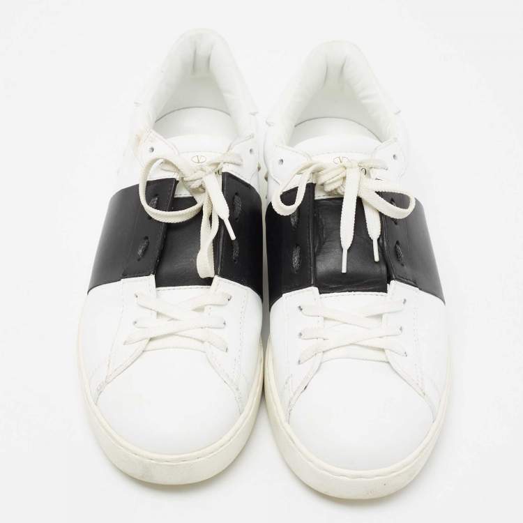 Pre Owned Valentino White/Black Leather Rockstuds Lace Up  Sneakers Size 43