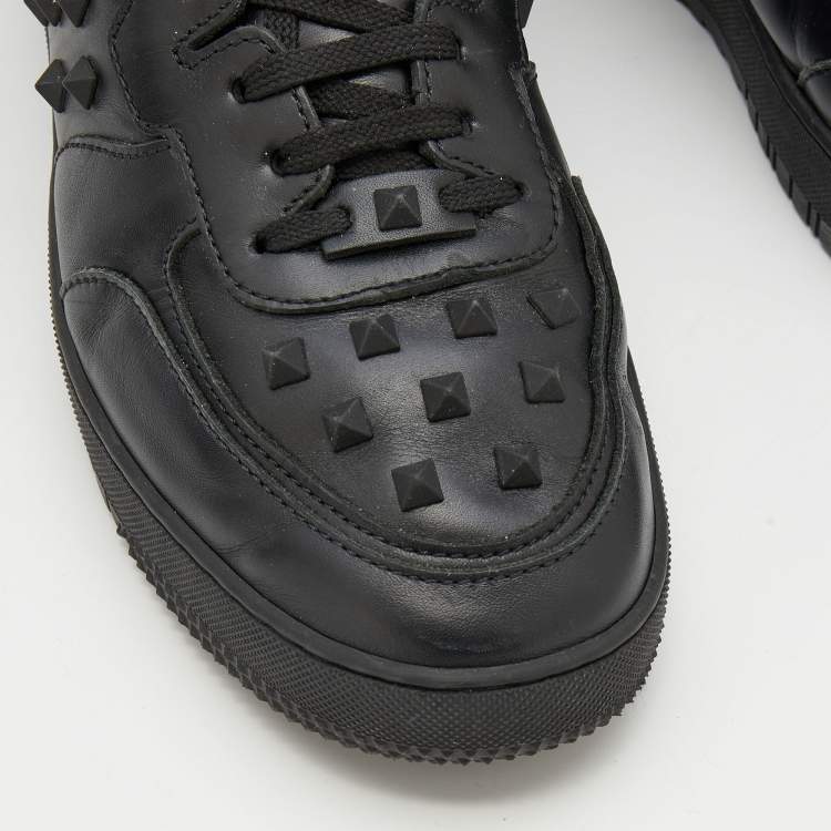 Pre Owned Valentino Black Leather Rockstud Low Top Sneakers Size 43