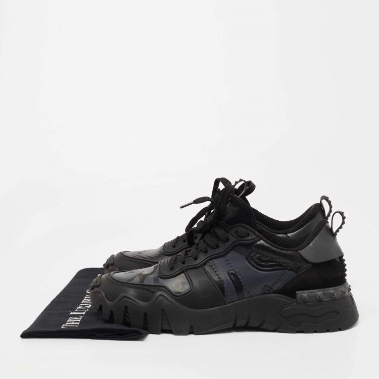 مملوكة مسبقًا Valentino Black Camo Print Canvas and Leather Rockrunner Sneakers Size 43