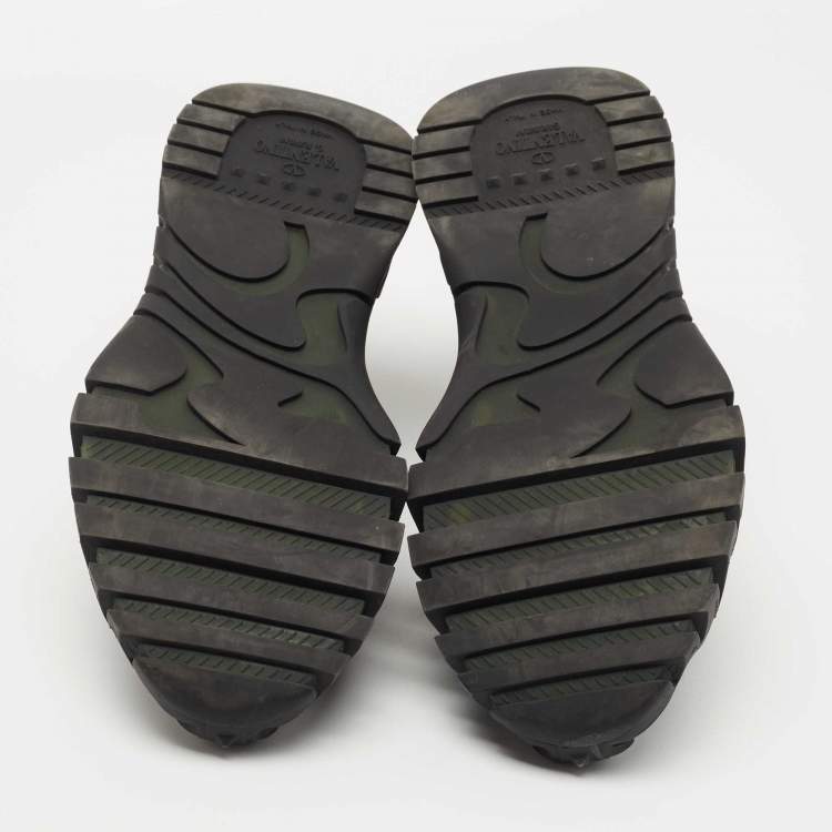 مملوكة مسبقًا Valentino Black Camo Print Canvas and Leather Rockrunner Sneakers Size 43