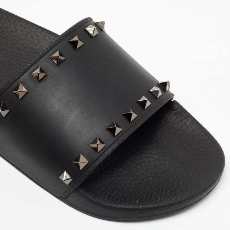 Pre Owned Valentino Black Rubber Rockstud Slides Size 44