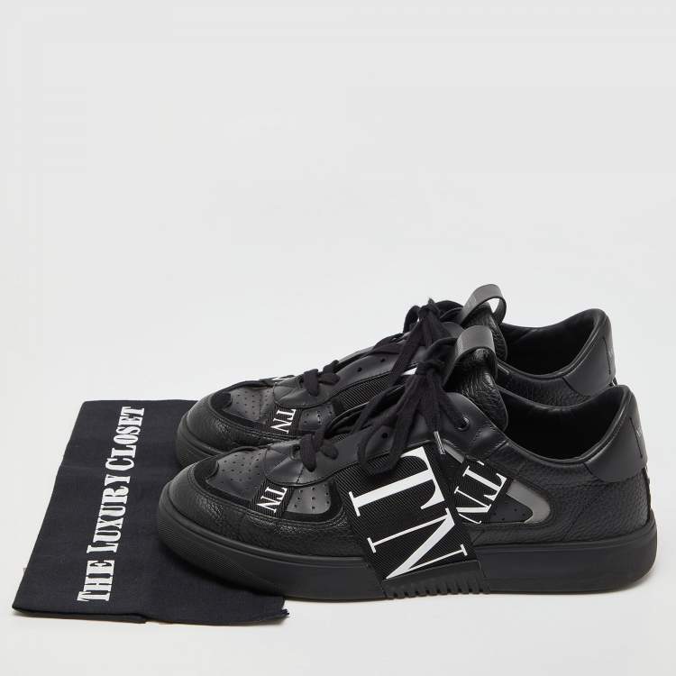 Pre Owned Valentino Black/White Leather VLTN Rockstud Low Top Sneakers Size 43