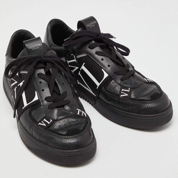 Pre Owned Valentino Black/White Leather VLTN Rockstud Low Top Sneakers Size 43
