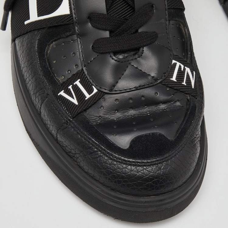 Pre Owned Valentino Black/White Leather VLTN Rockstud Low Top Sneakers Size 43