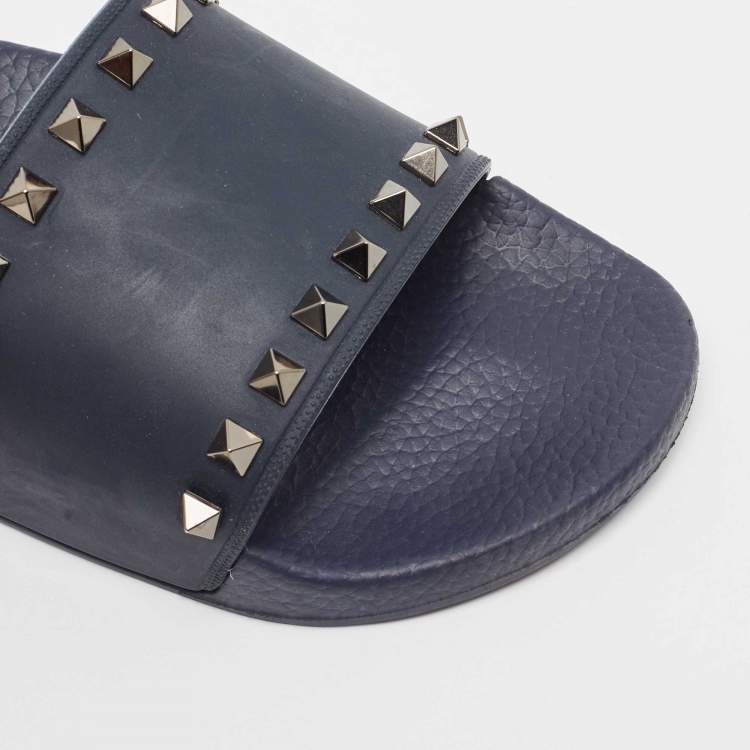 Pre Owned Valentino Dark Blue Rubber Rockstud Pool Slide Flats Size 40