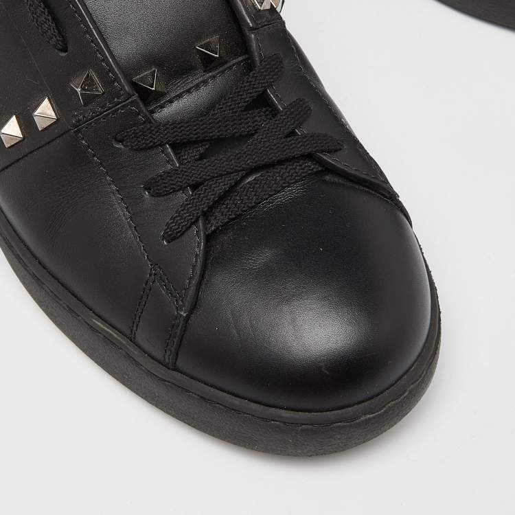 مملوكة مسبقًا Valentino Black Leather Rockstud Untitled Low Top Sneakers Size 42