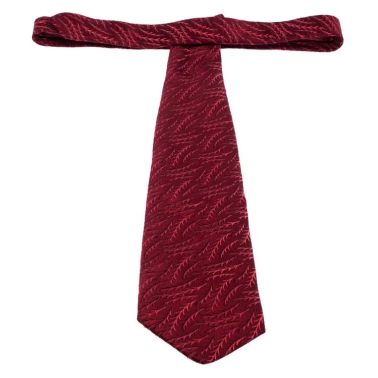 Pre Owned Versace Red Pattern Jacquard Traditional Silk Tie
