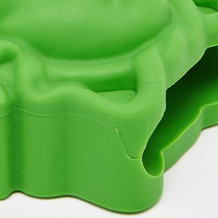 Pre Owned Versace Green Rubber La Medusa Airpods Case