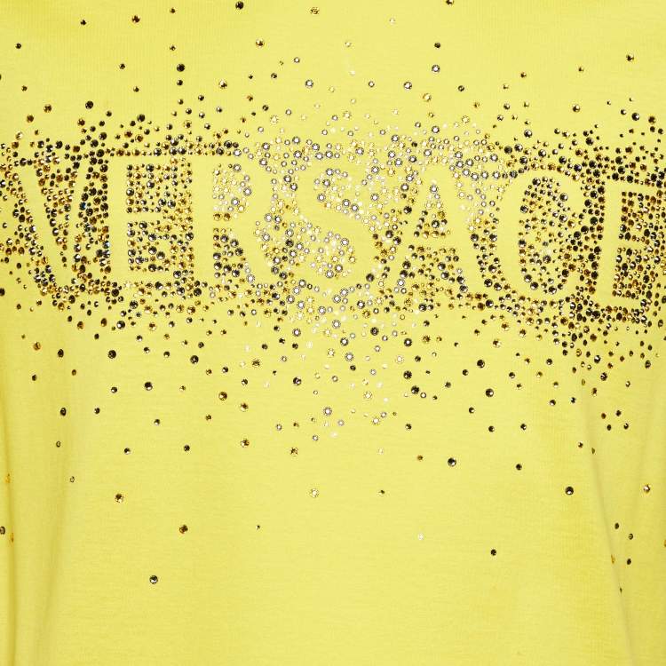 مملوكة مسبقًا Versace Yellow Logo Studded Cotton T-Shirt L