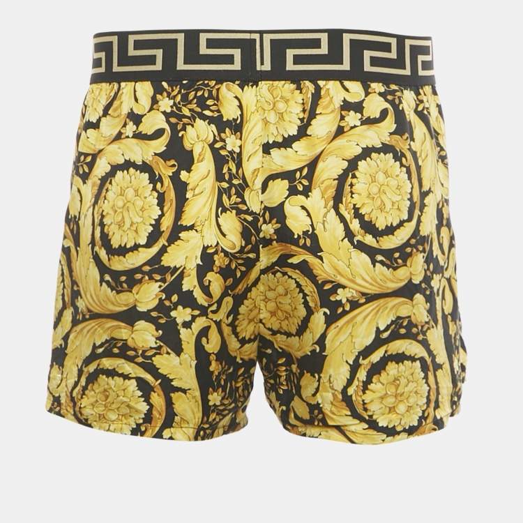 مملوكة مسبقًا Versace Black/Yellow Barocco Print Silk Greca Waistband Shorts M