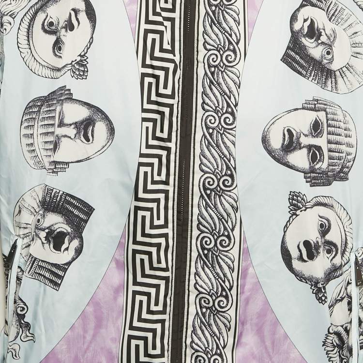 مملوكة مسبقًا جاكيت فيرساتشي نايلون أزرق مطبوع بسحاب أمامي مقاس أربعة كبير جداً جداً ( 4 اكس لارج )