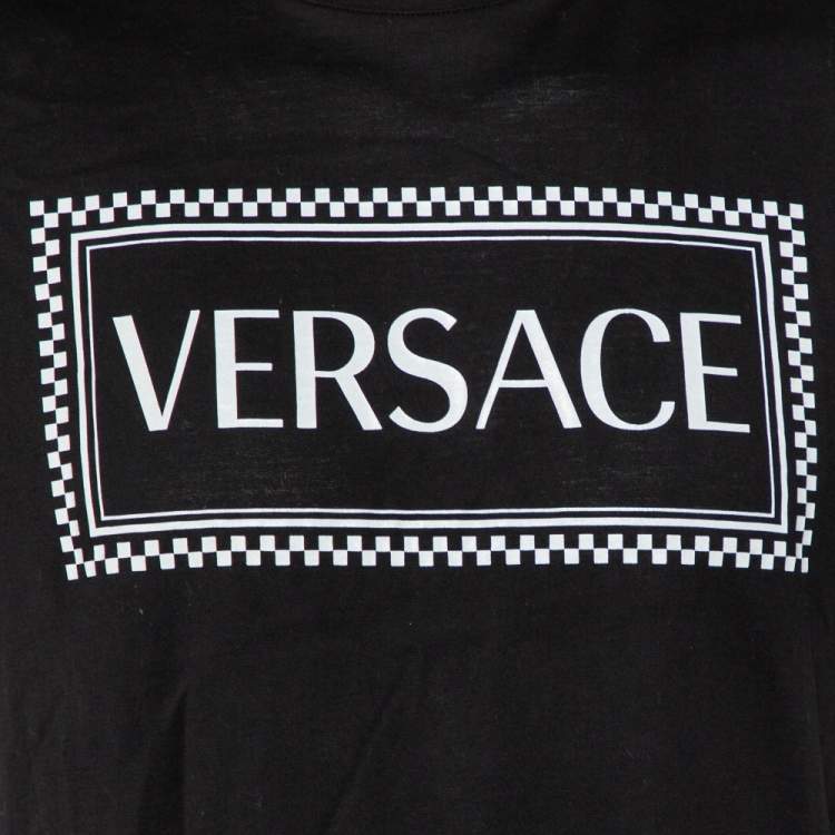 مملوكة مسبقًا Versace Black Logo Printed Cotton Crewneck T-Shirt M