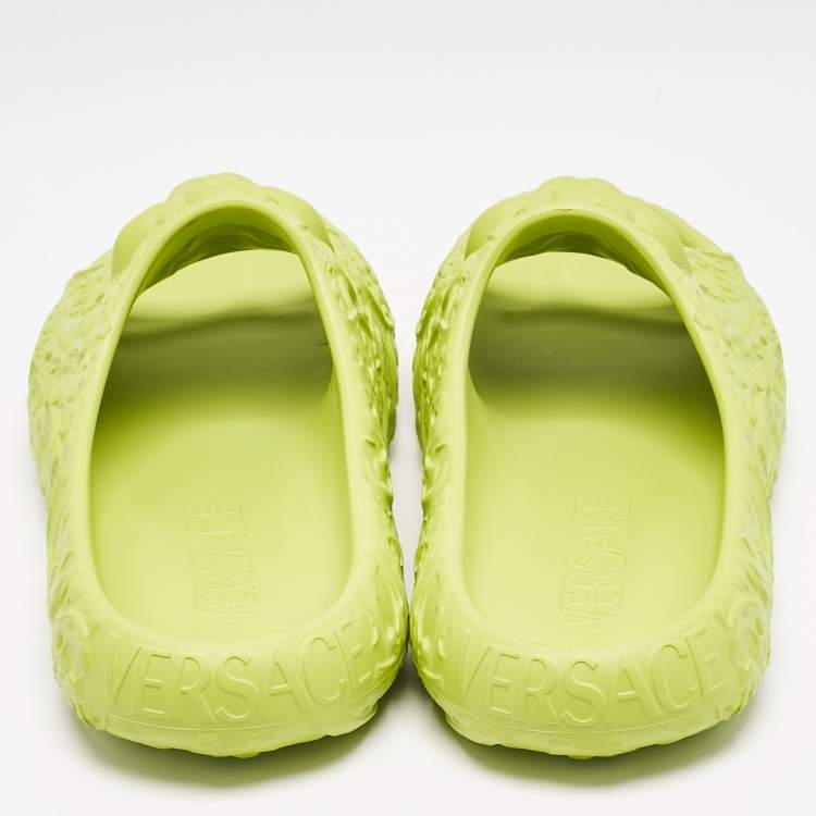 Pre Owned Versace Green Baroque Medusa Embossed Rubber Pool Slides Size 47