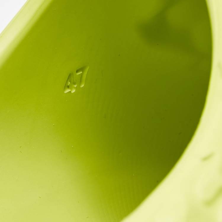 Pre Owned Versace Green Baroque Medusa Embossed Rubber Pool Slides Size 47