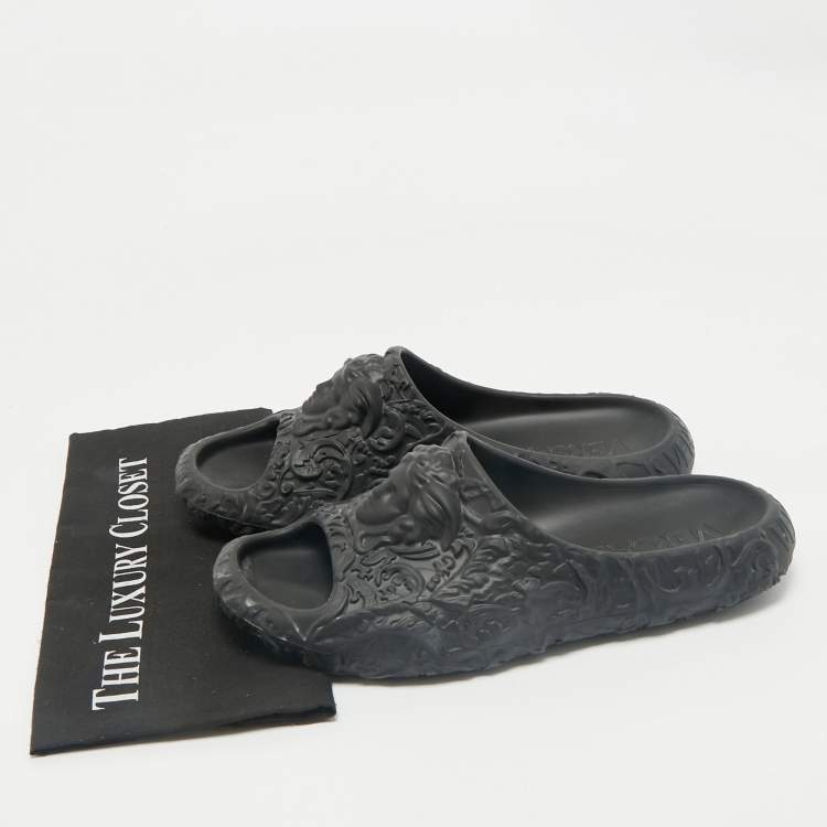 Pre Owned Versace Black Baroque Embossed Rubber Pool Slide Flats Size 42
