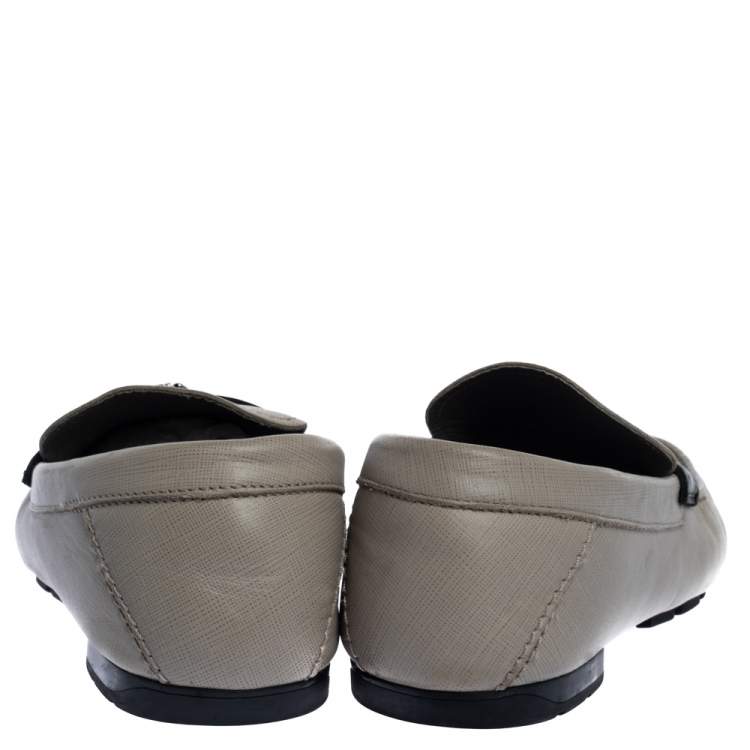 Pre Owned Versace Beige Leather Medusa Detail Slip On Loafers Size 43