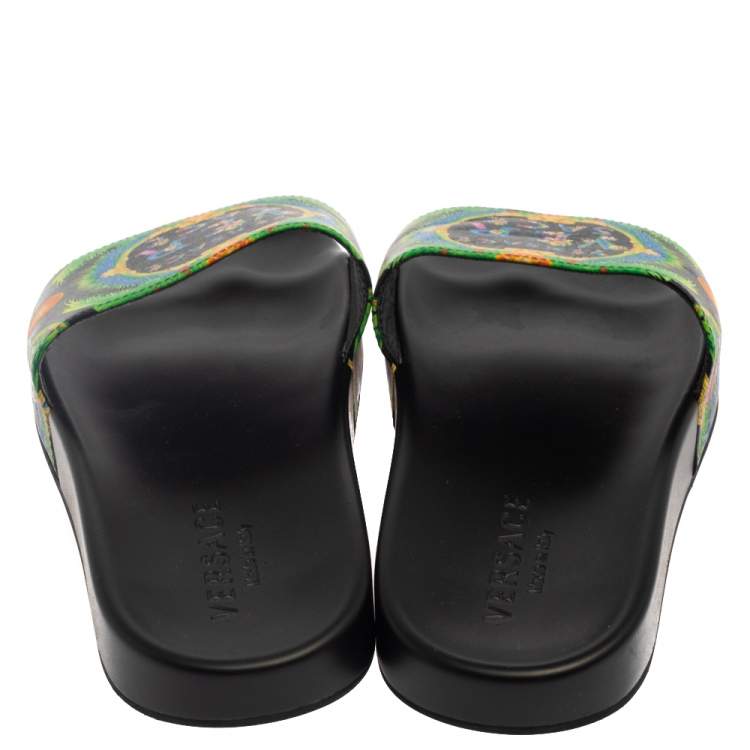 Pre Owned Versace Green Printed Leather Slide Sandals Size 43