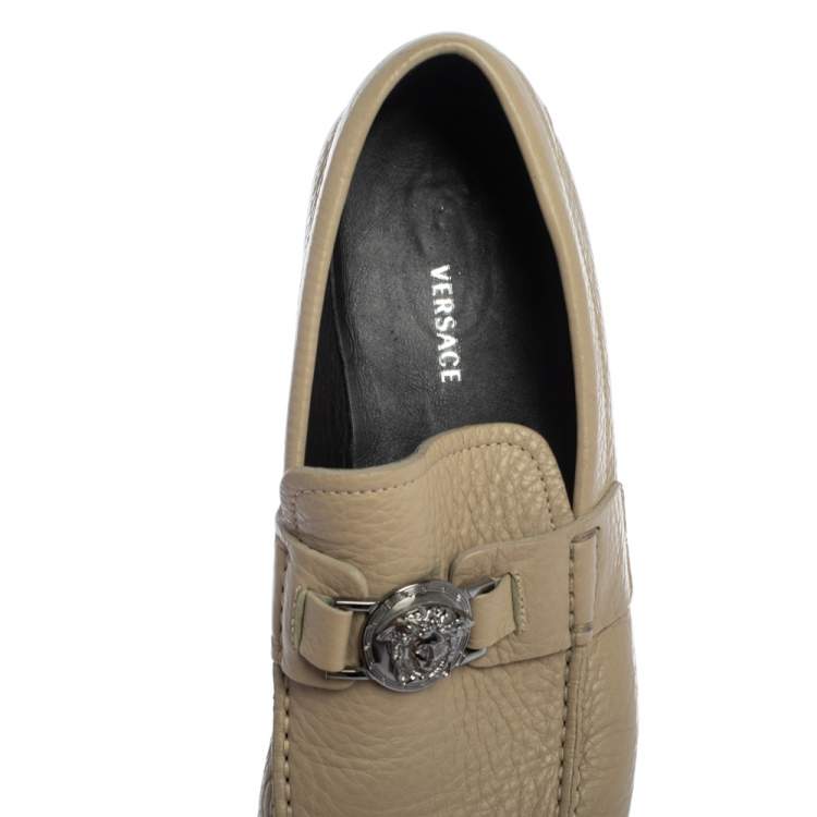 Pre Owned Versace Beige Leather Medusa Embellished Slip On Loafers Size 40
