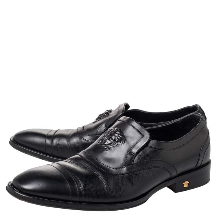 Pre Owned Versace Black Leather Medusa Embellished Slip On Oxford Size 40