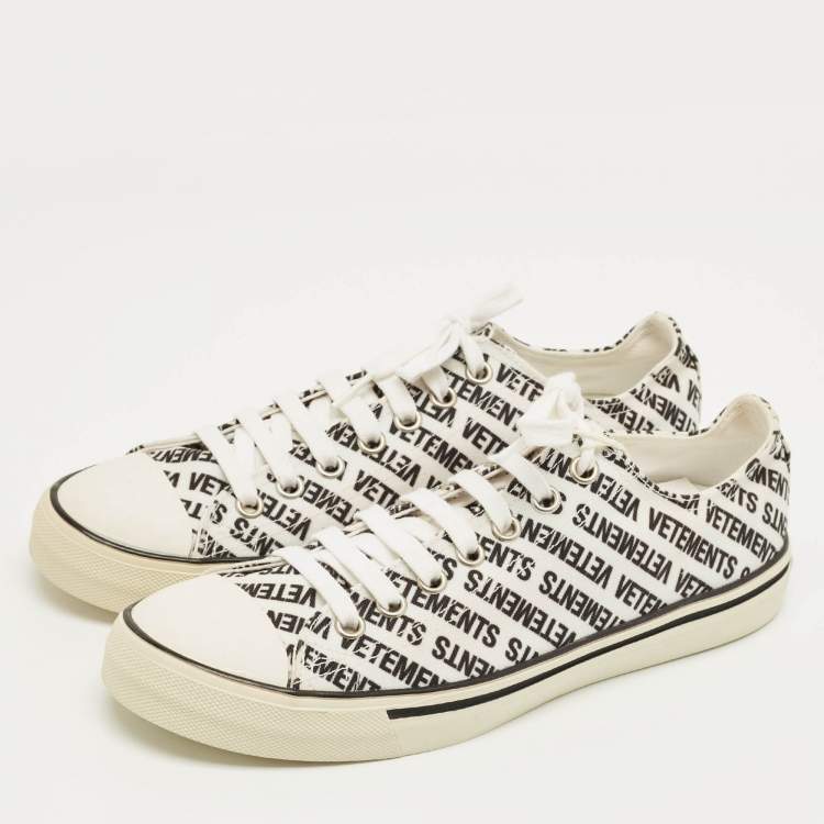 مملوكة مسبقًا Vetements White/Black Logo Print Canvas Low Top Sneakers Size 41